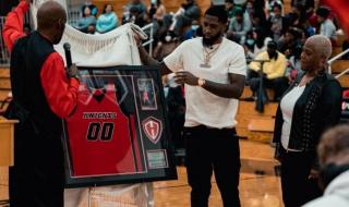 奥尼尔哪年退役的 奥尼尔球衣退役仪式